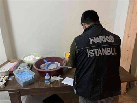 İ­s­t­a­n­b­u­l­­d­a­ ­u­y­u­ş­t­u­r­u­c­u­ ­o­p­e­r­a­s­y­o­n­u­:­ ­5­ ­g­ö­z­a­l­t­ı­